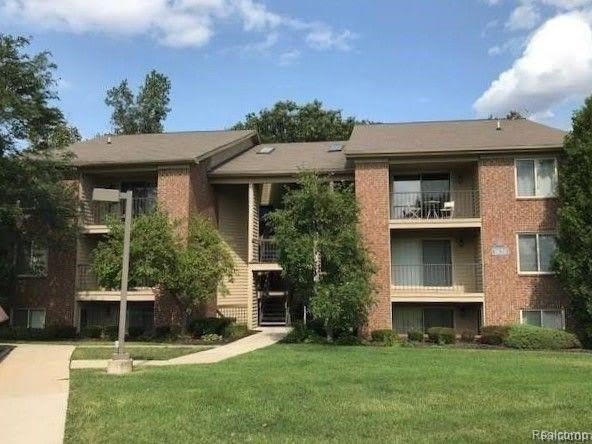 2620 GREENSTONE Boulevard – photo 1 of 13