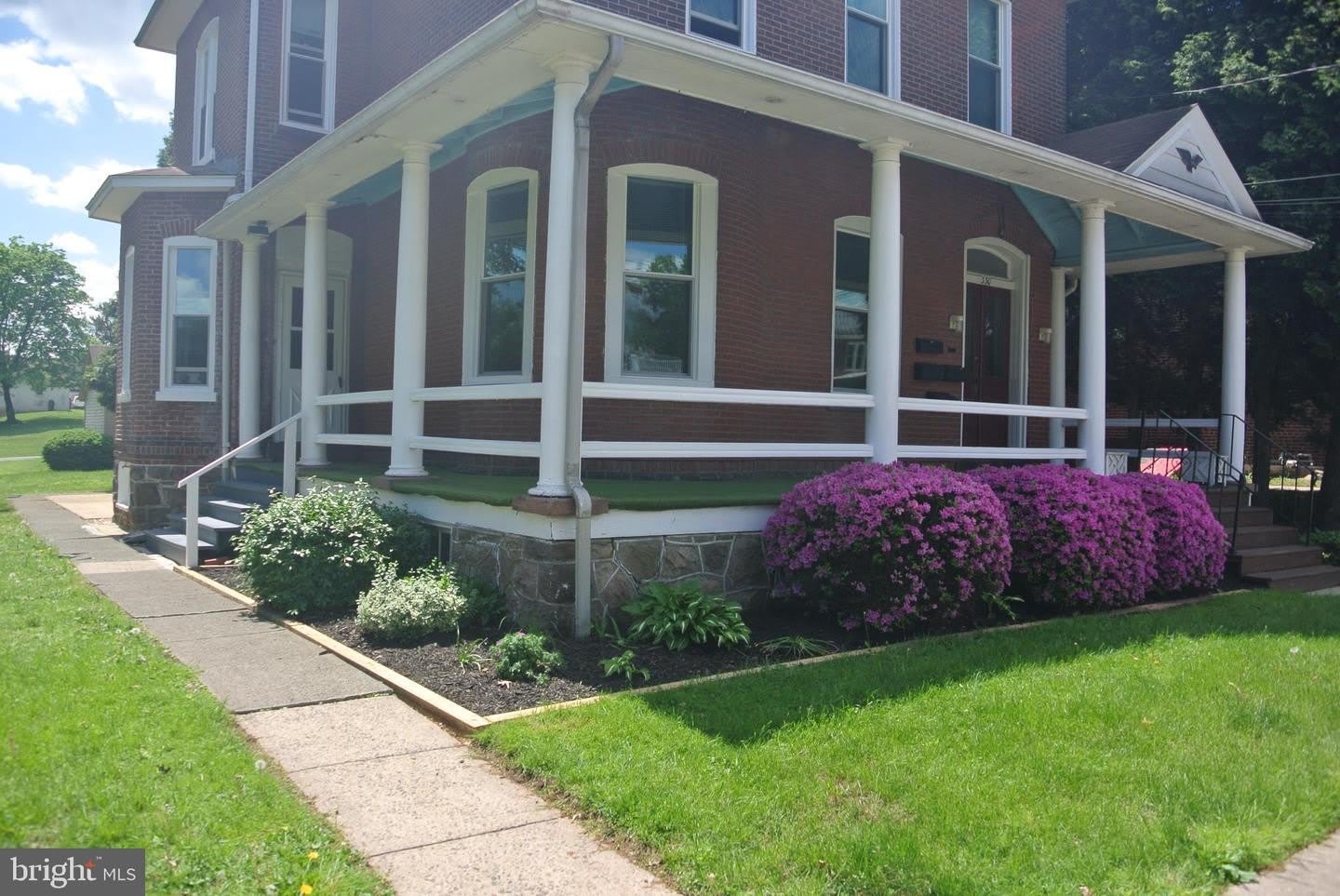 330 BROAD ST #2R – photo 1 of 24