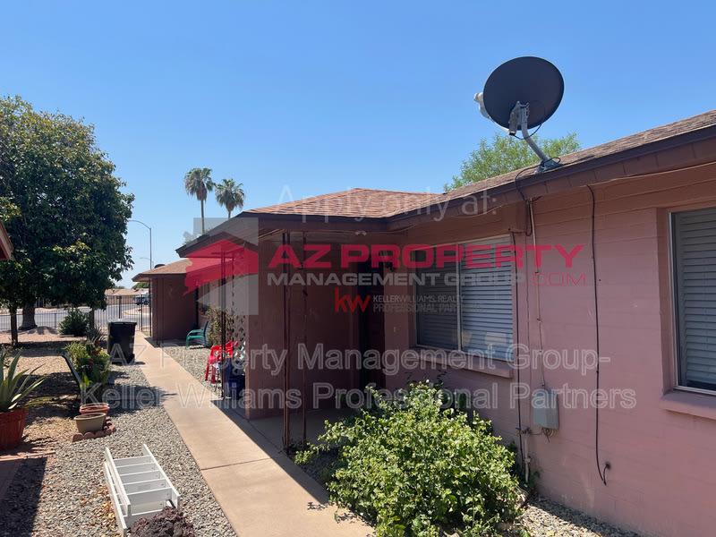 2228 E Broadway Rd – photo 1
