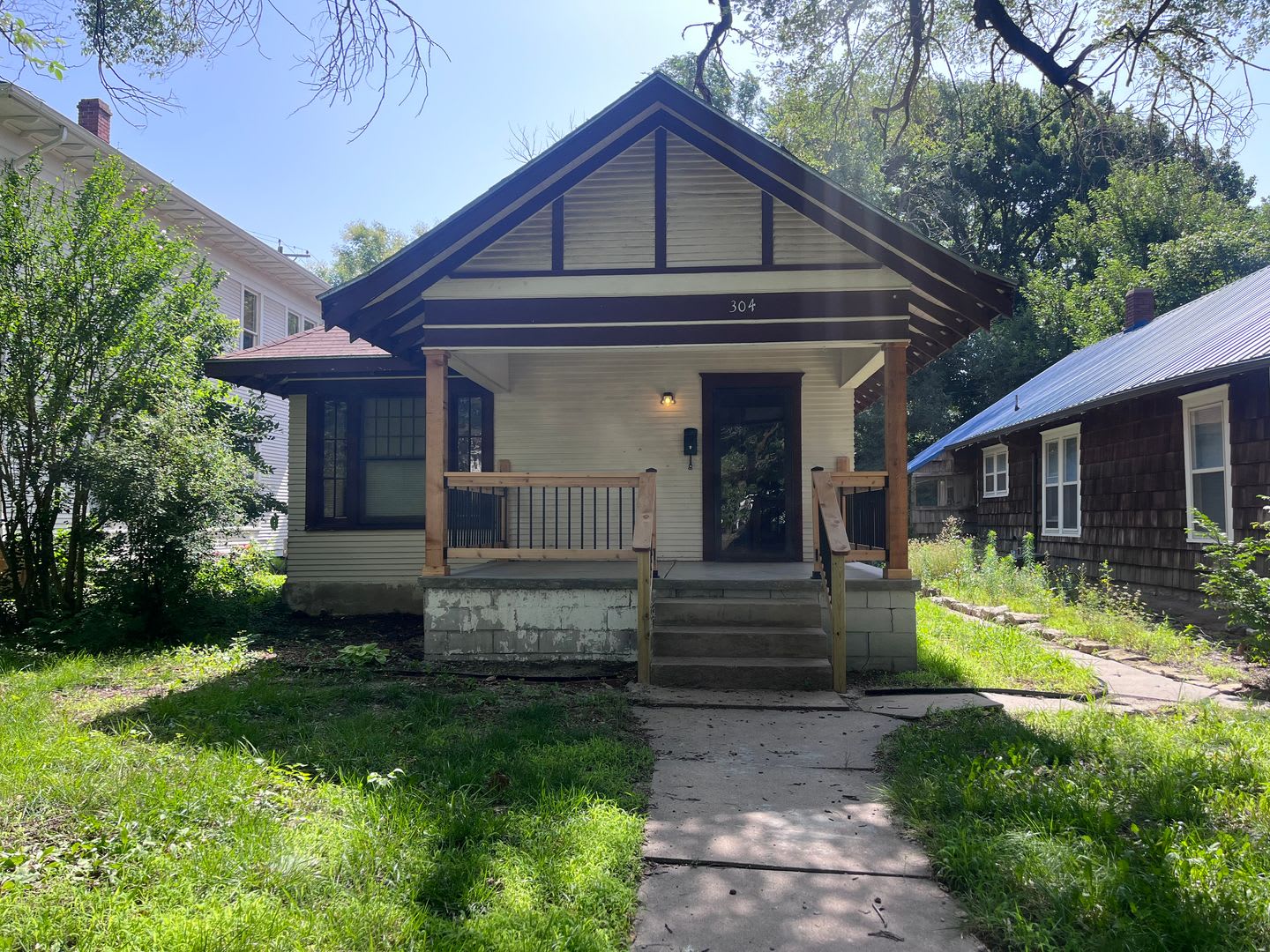 Adorable 2 Bedroom 1 Bathroom – photo 1