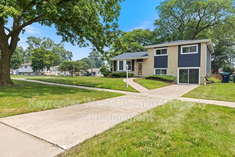 1003 S Finley Rd – photo 1 of 31