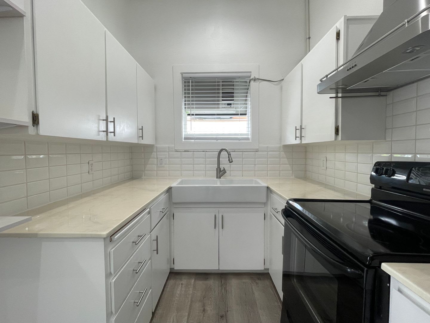 2 bedroom WATER/SEWER INCLUDED IN RENT! – photo 1