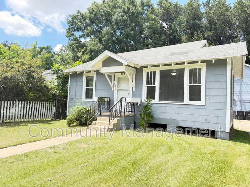 162 Chatsworth St – photo 1