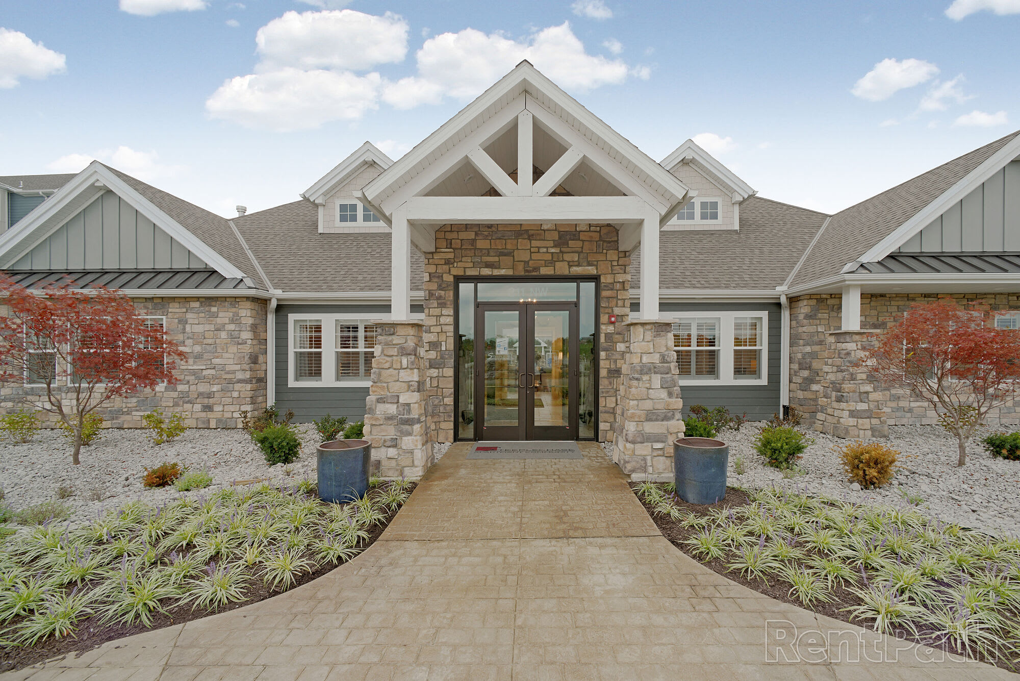 Steeplechase Apartments – photo 1