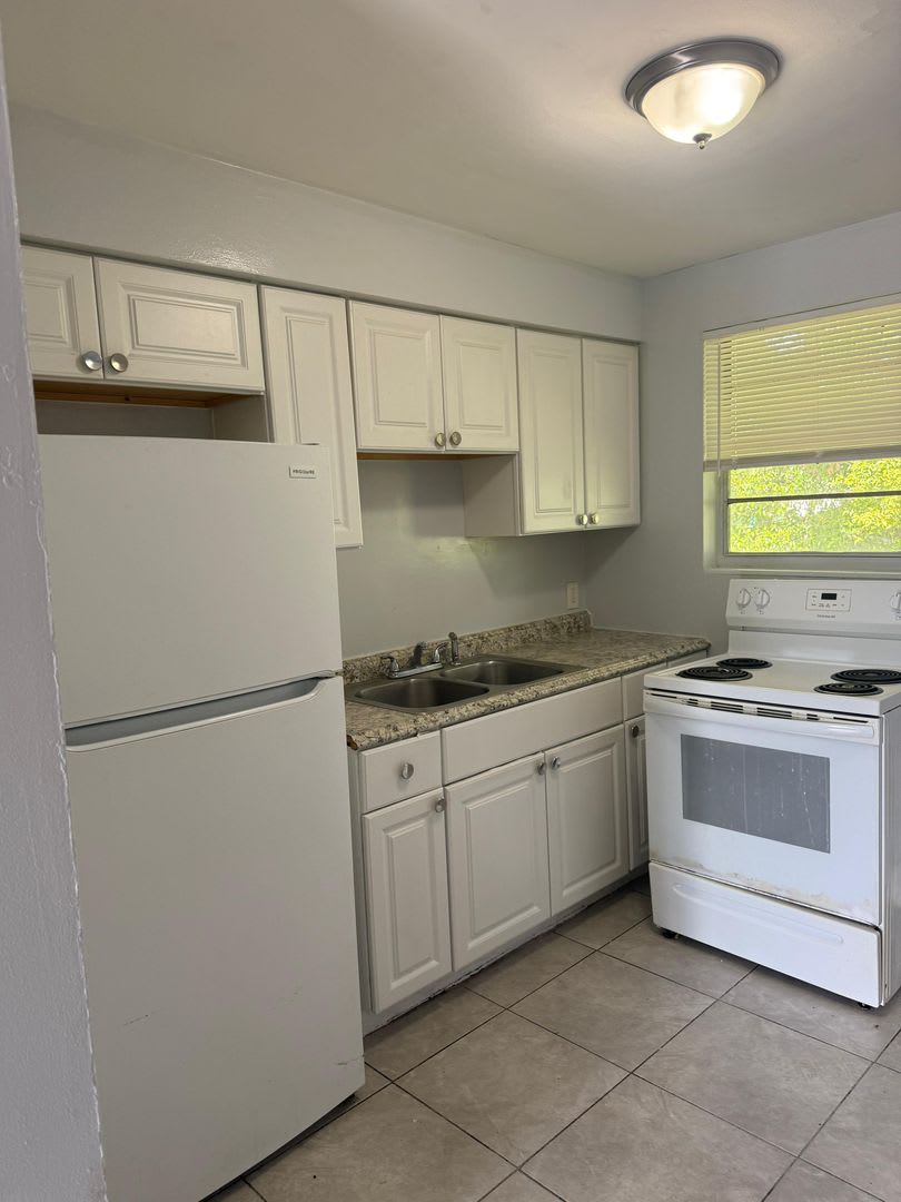 2004 Palafox St. – photo 1