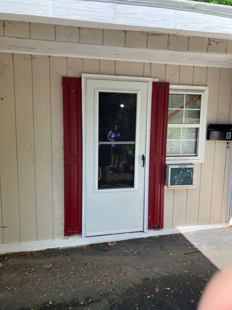 Efficiency Apartment Close to UNCA – photo 1 of 9