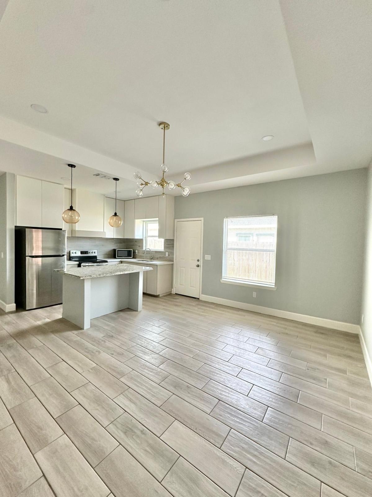 825 S Missouri St – photo 1 of 7