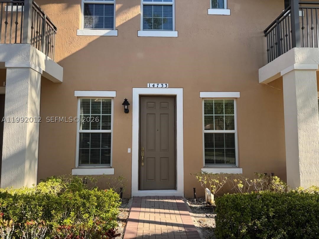 14733 SW 11th St – photo 1