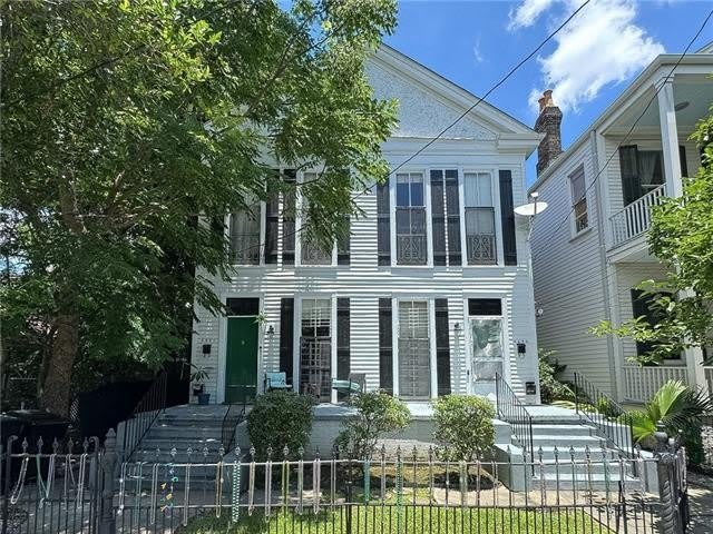 4425 LAUREL Street – photo 1