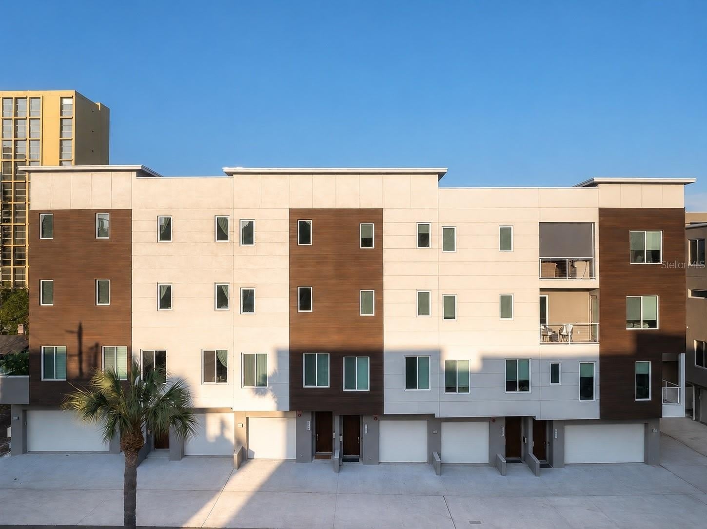 368 6TH Street S – photo 1