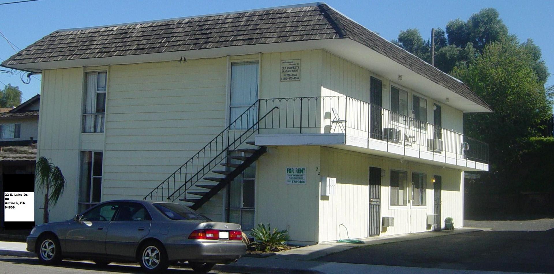 Ideal First Floor Unit 2 Bedrooms 1 Bathroom Directly Across From Beautiful Lake Alhambra Private Covered Parking Community Laundry Room Section 8 Friendly – photo 1 of 7