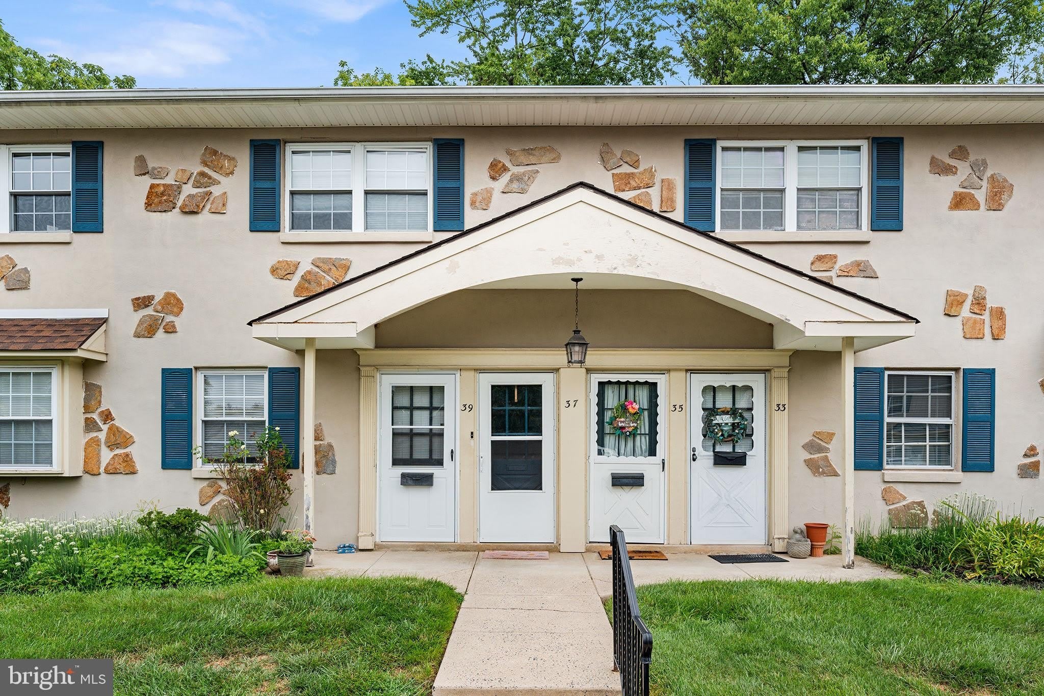 37 SHANNON Drive – photo 1