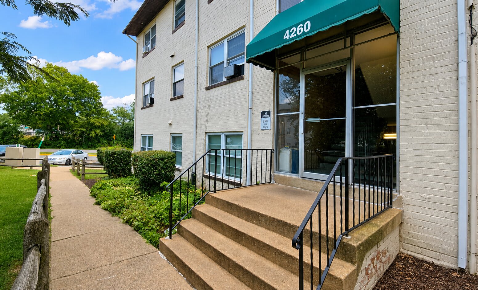 4260 Buckman Rd Apt 43 – photo 1 of 10