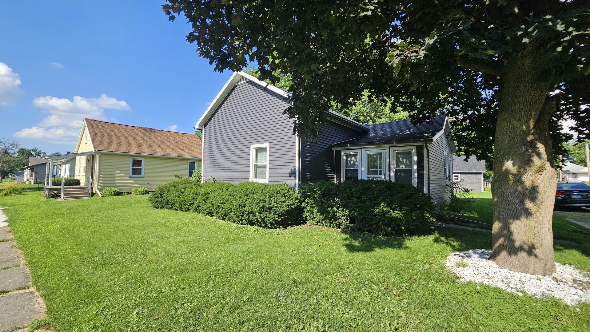 301 N 1st Street – photo 1 of 20