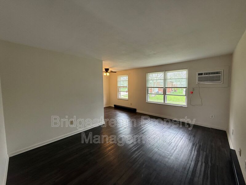 1299-4 Sanlor – photo 1 of 16