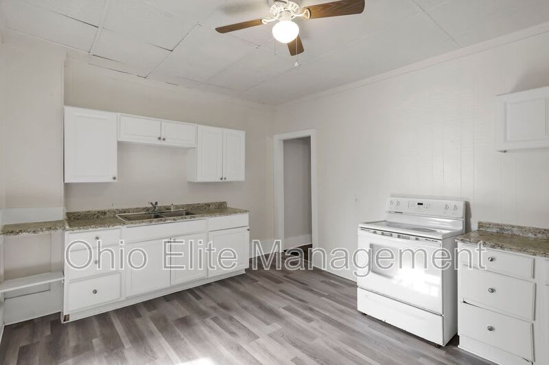 2709 Sullivant Ave – photo 1