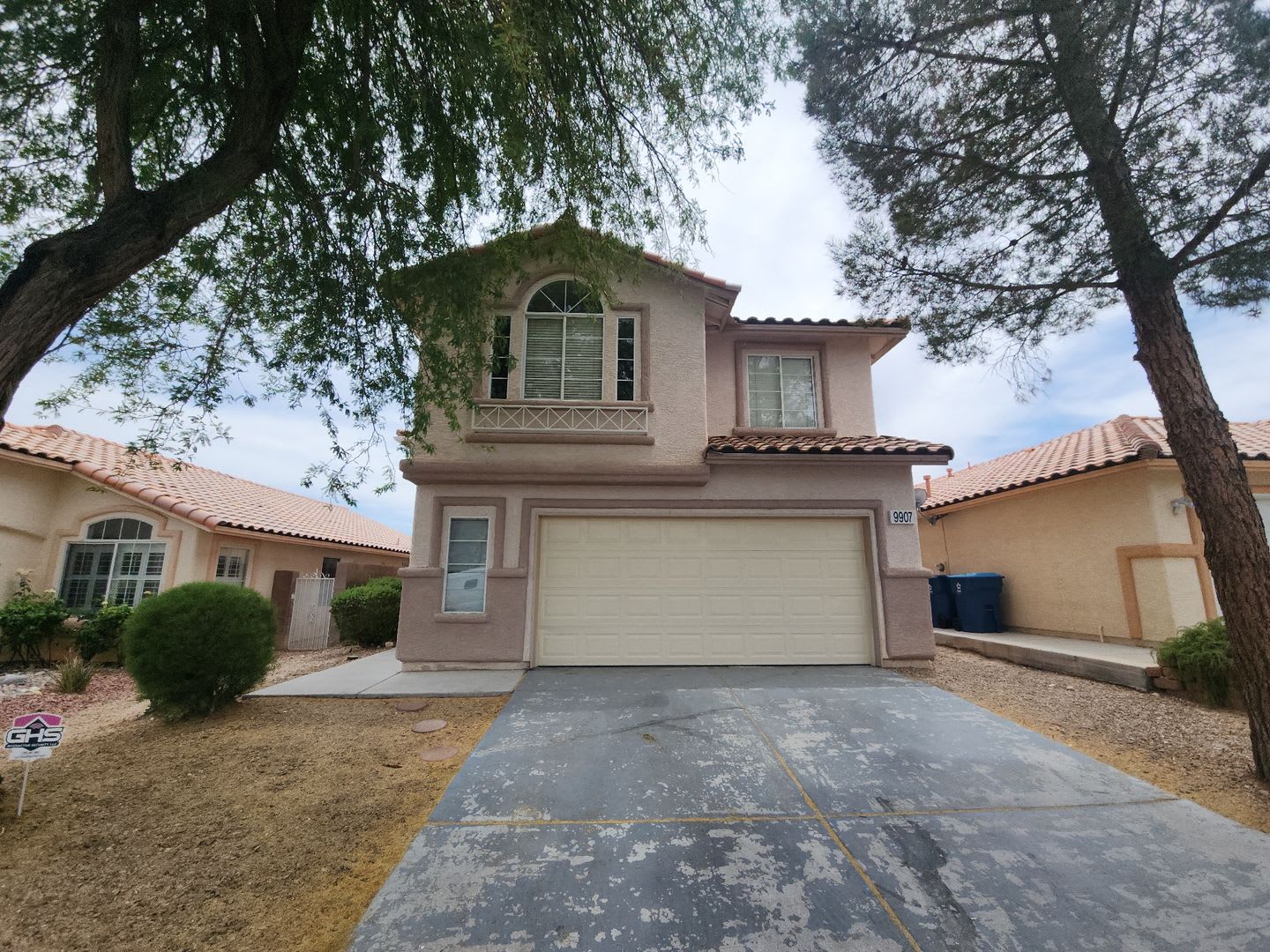Two story in well established Las Vegas neighborhood – photo 1