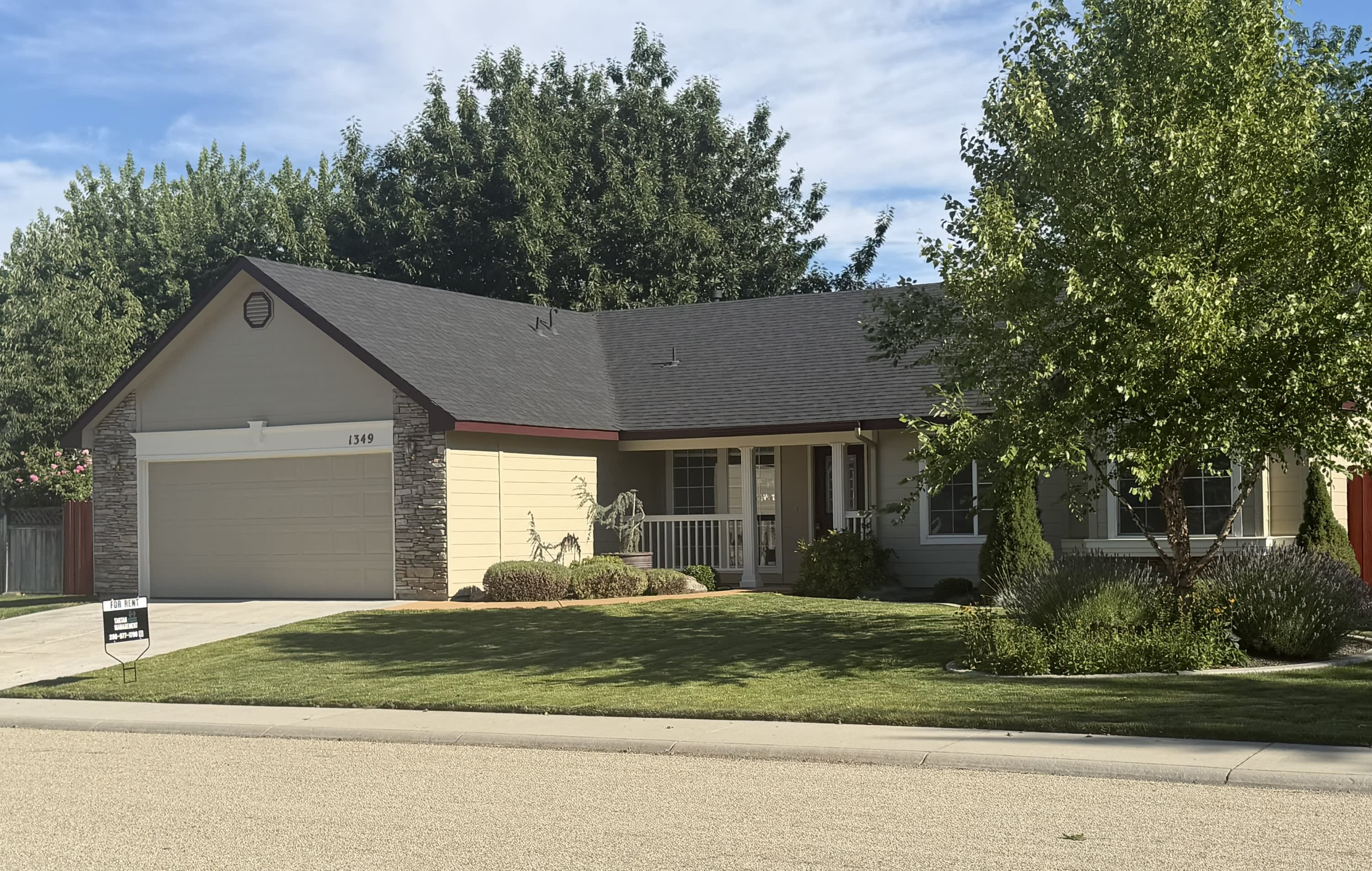 1349 Tennessee Drive – photo 1 of 16