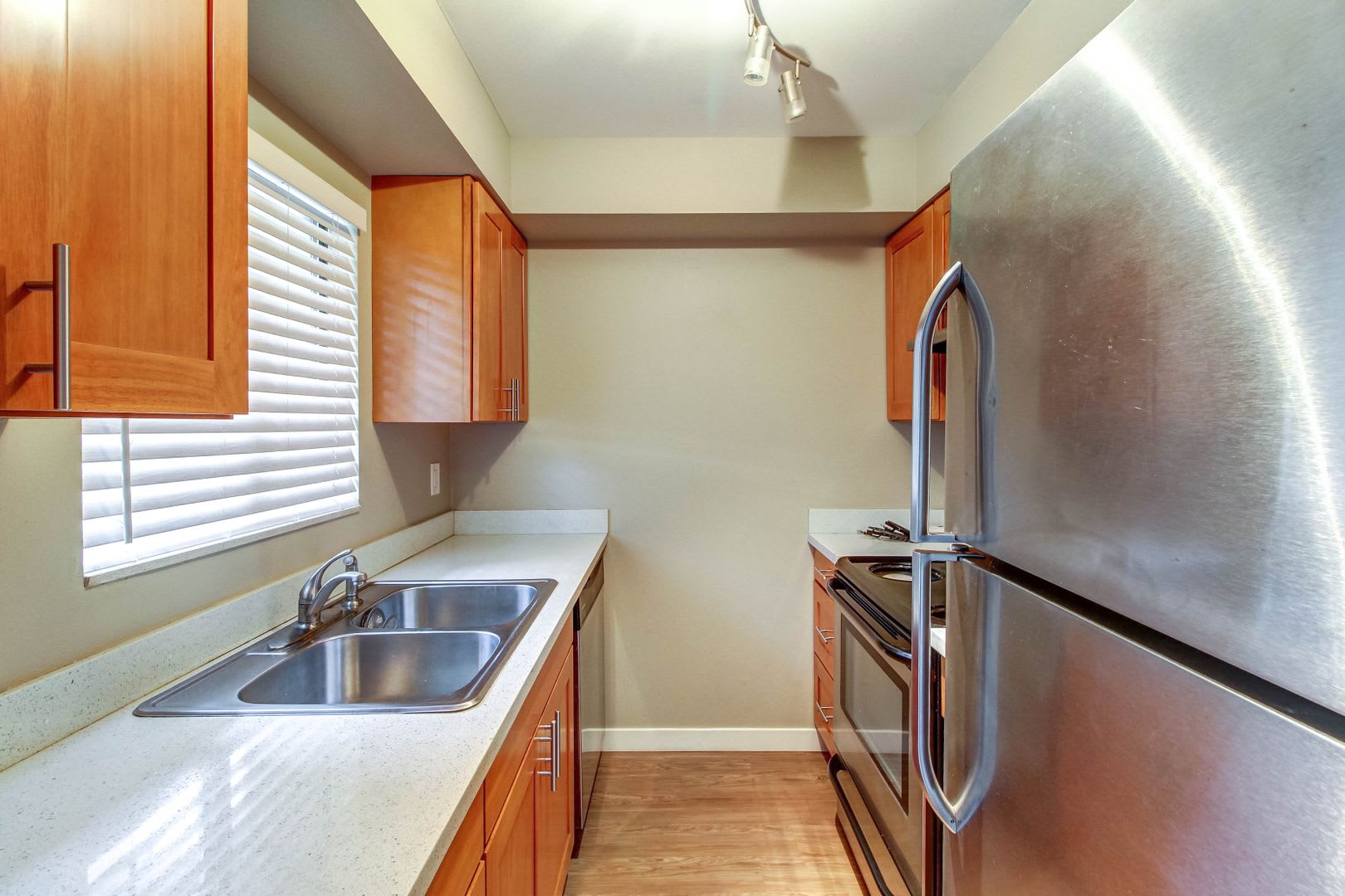 Alki 12 Apartments – photo 1