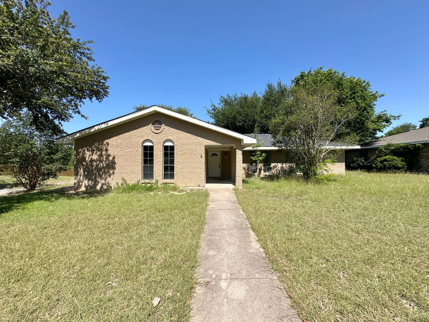 3822 Valley View Drive – photo 1