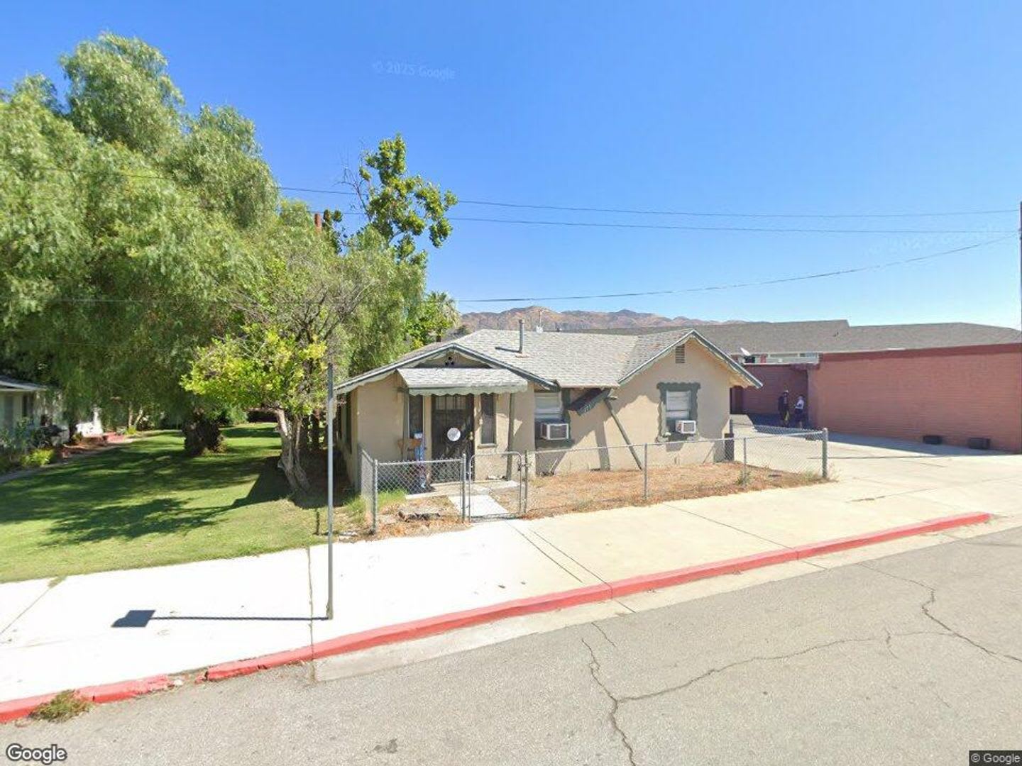 FOR RENT 2 BEDROOM 1 BATH HOUSE $1800