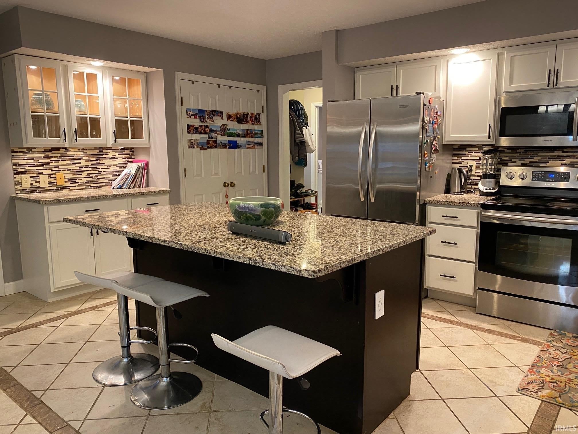 2206 E Autumn Drive – photo 1 of 23