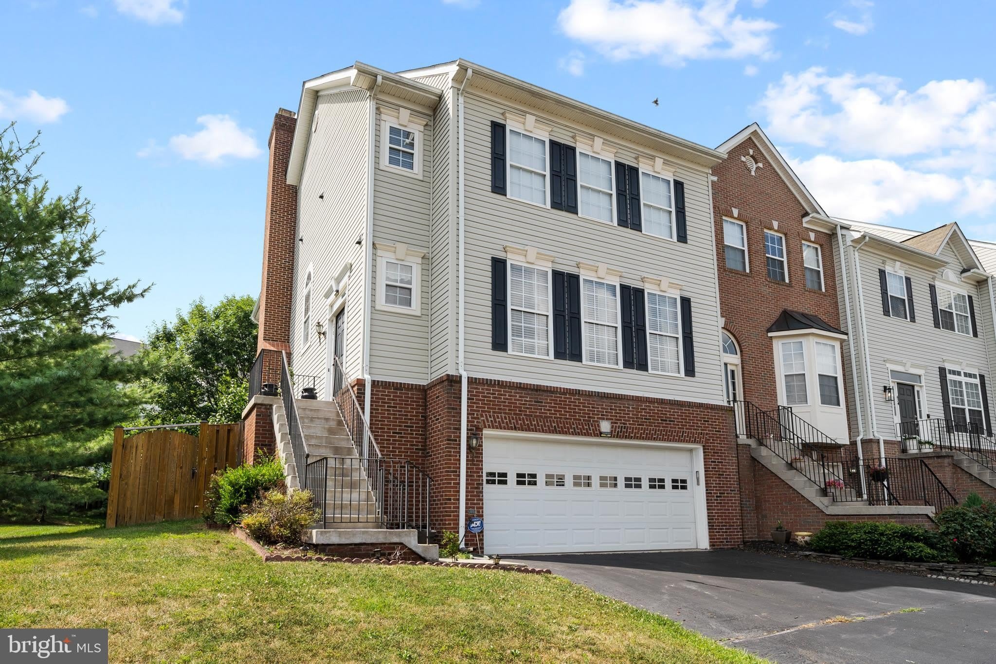 670 MCLEARY Square SE – photo 1 of 35