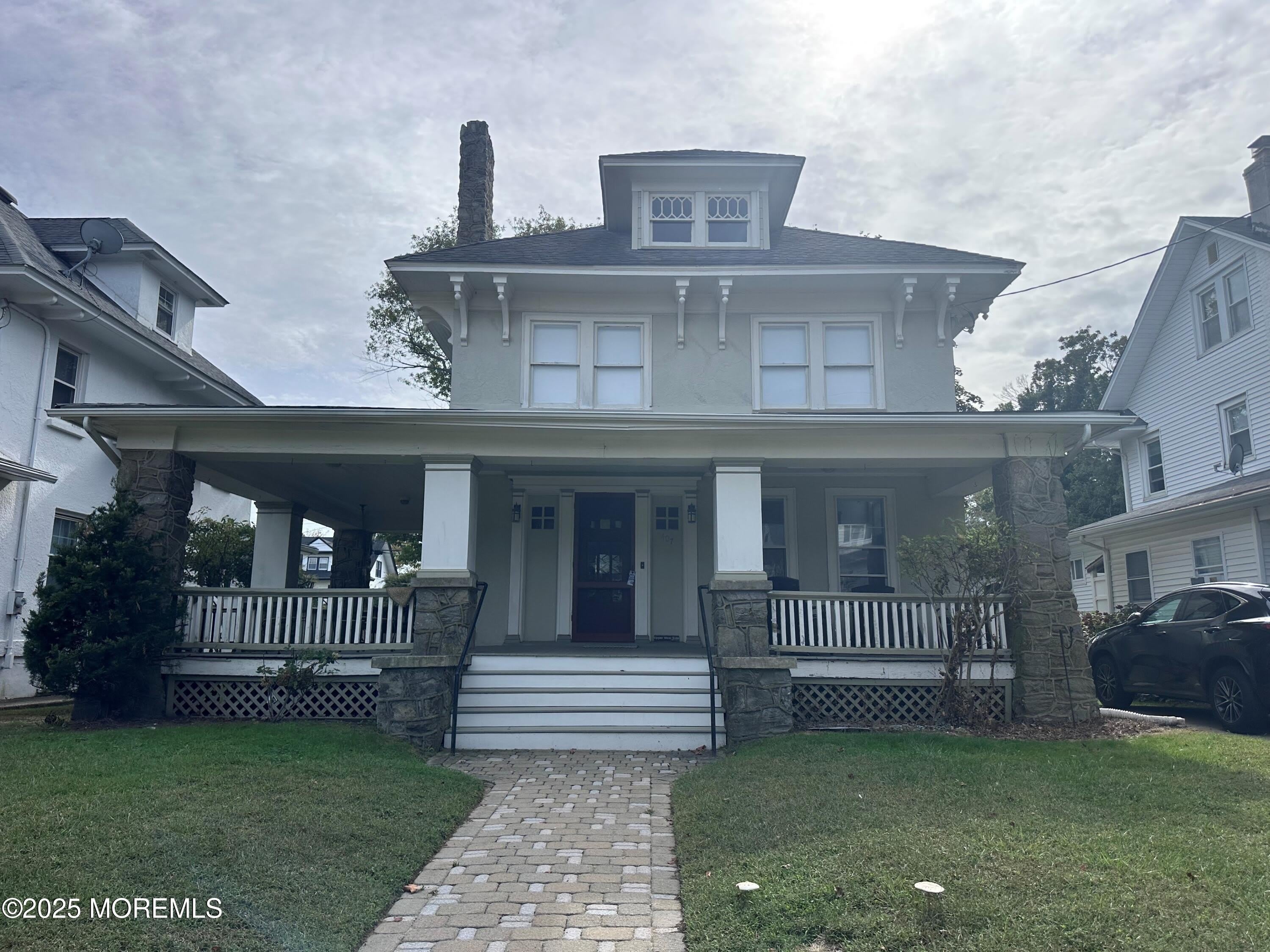 407 2Nd Avenue – photo 1 of 17