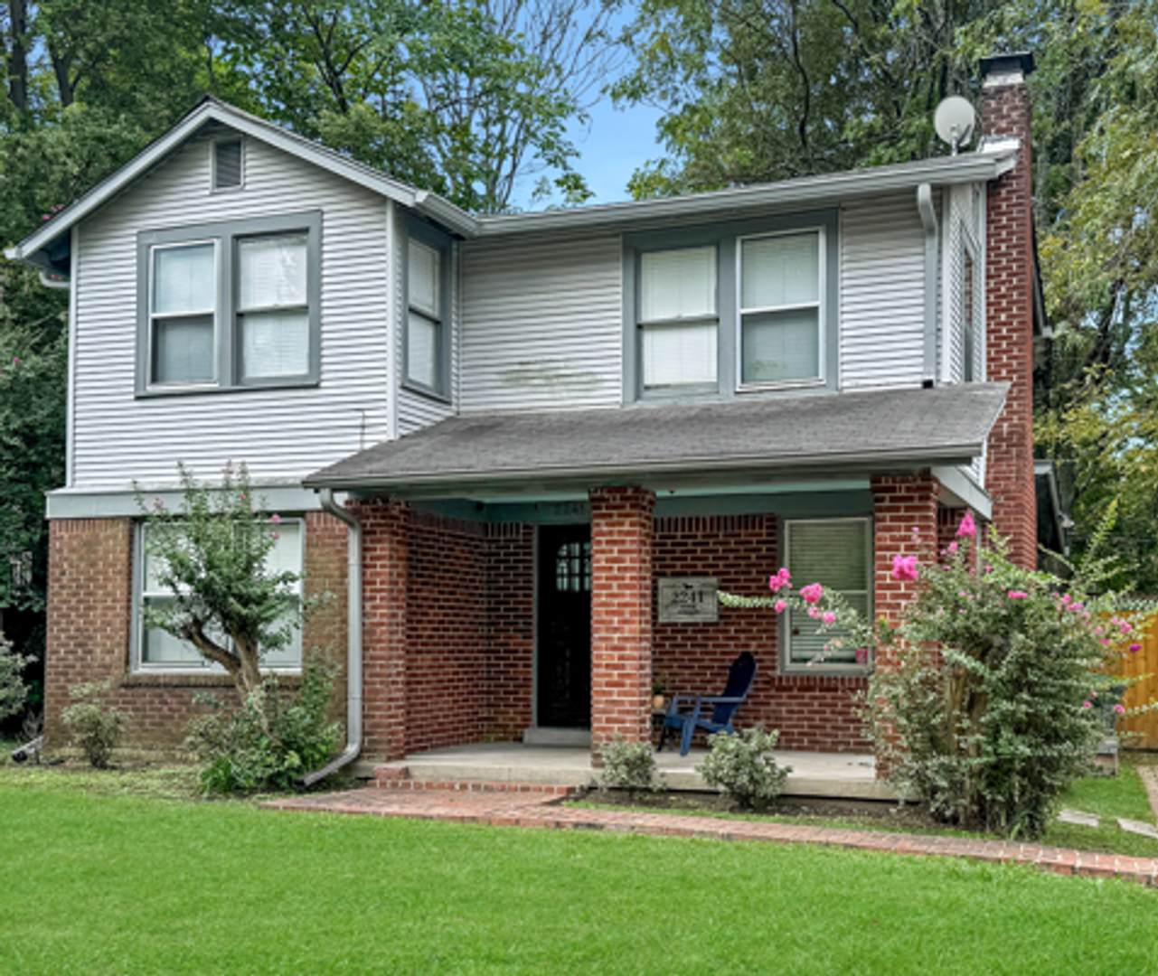 3 bedroom, 2 bathroom house in Cooper Young Historic District – photo 1