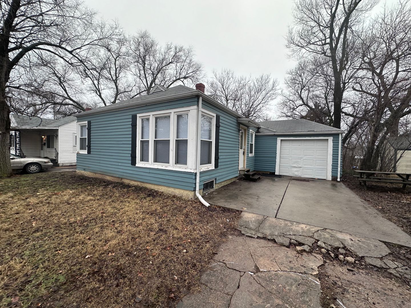 950 Accepting Section 8 Housing Voucher 2 Bedroom 1 Bathroom Single Family Home – photo 1