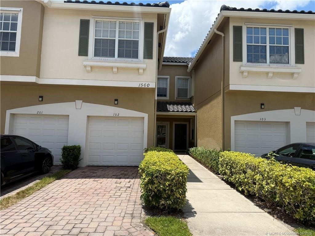 1560 SE Wilshire Place – photo 1