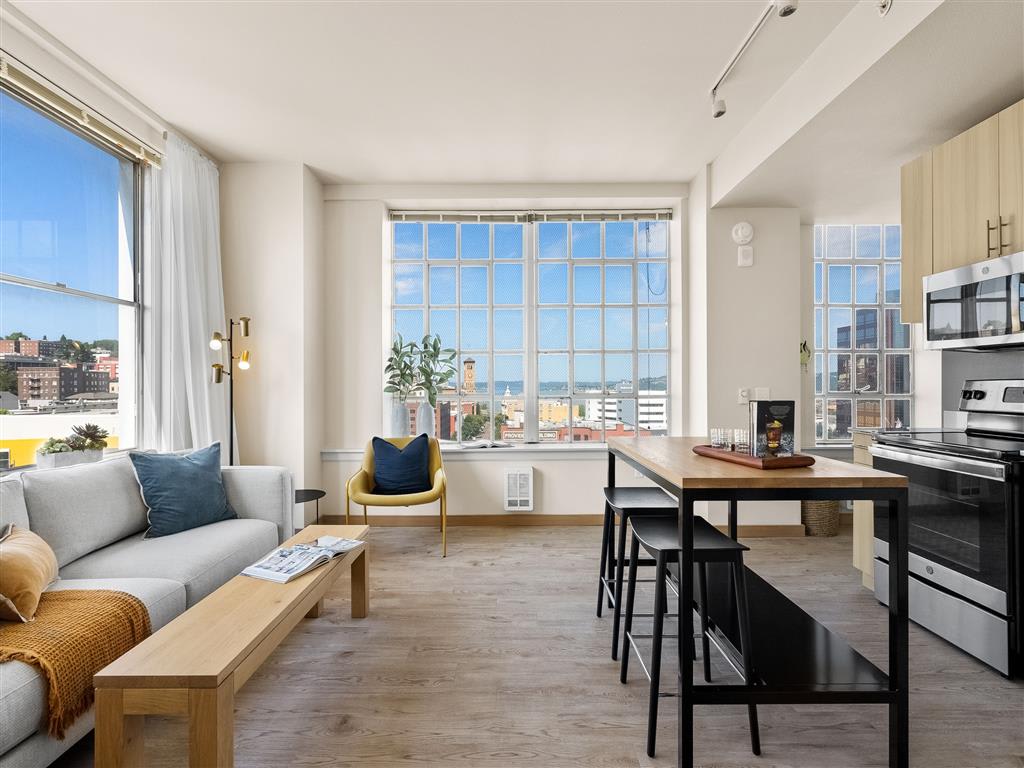 The Astor – photo 1