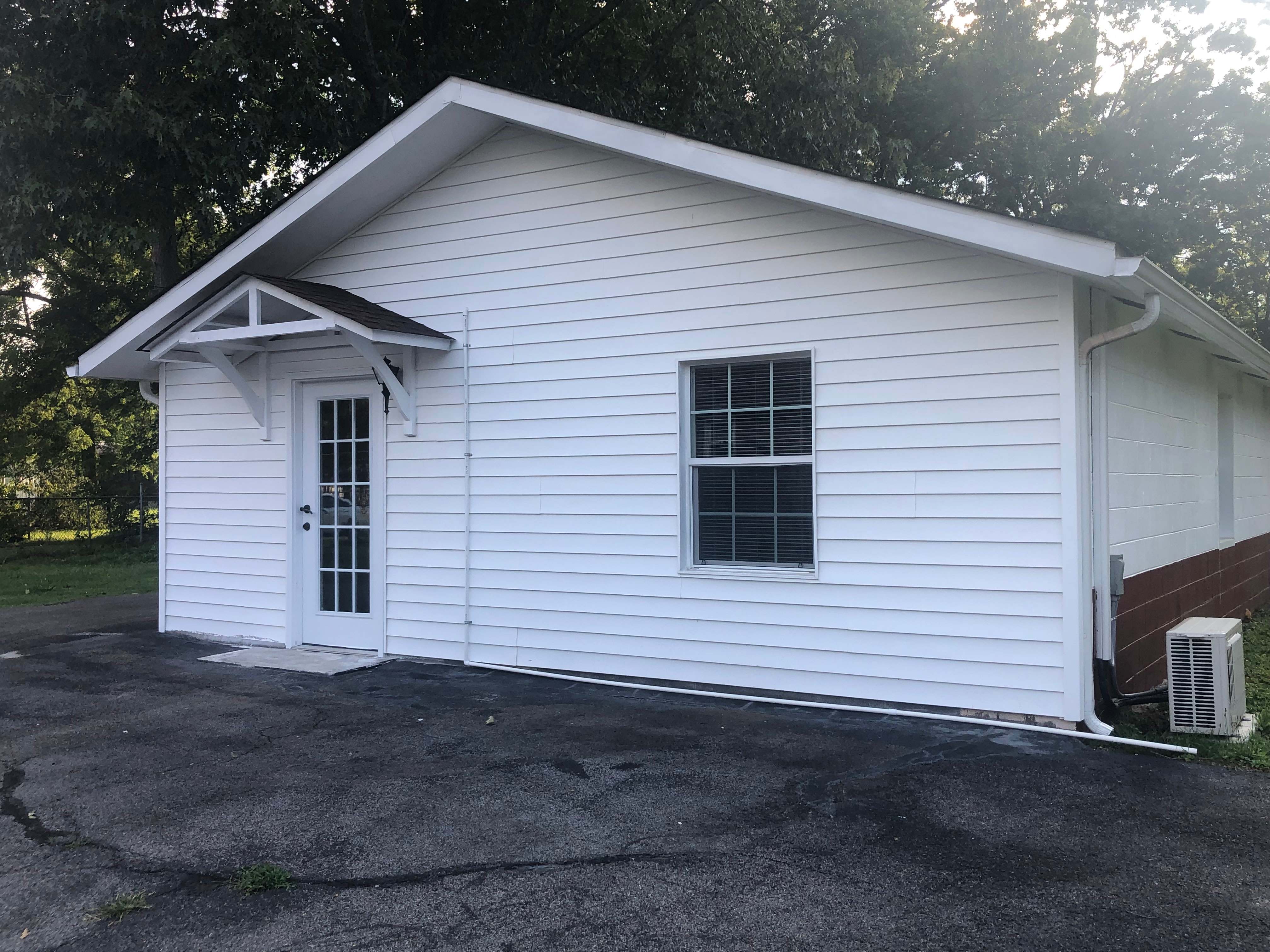 415 Page Rd – photo 1 of 11