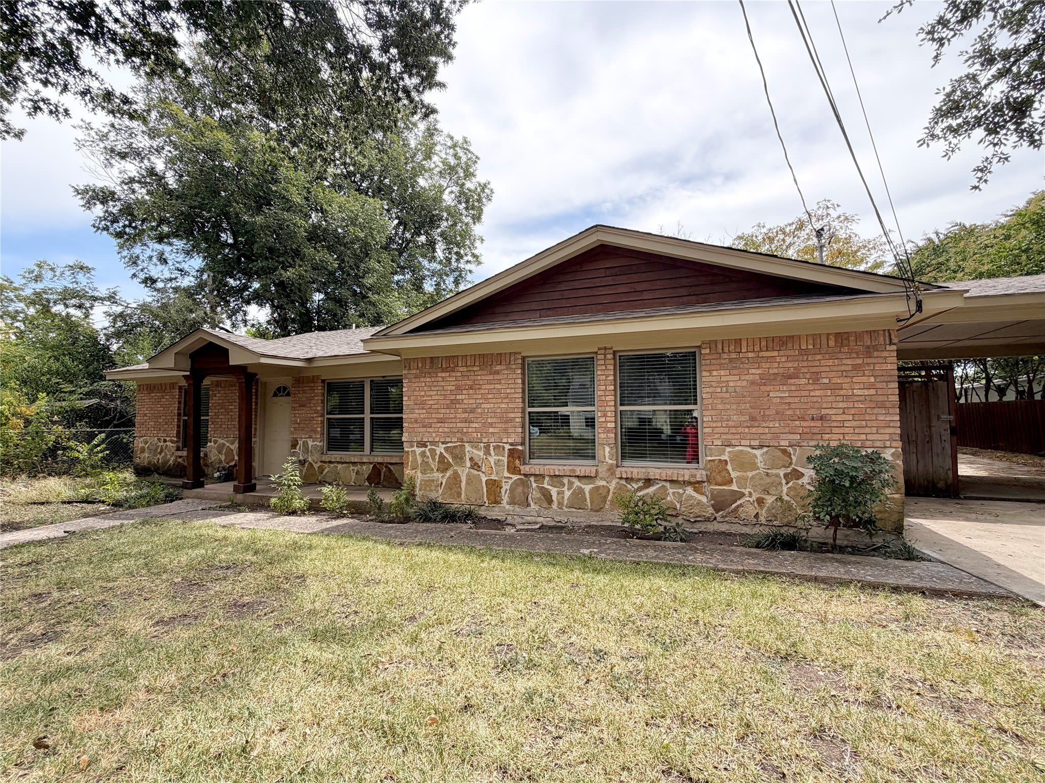 310 E Santa Fe Street – photo 1 of 95