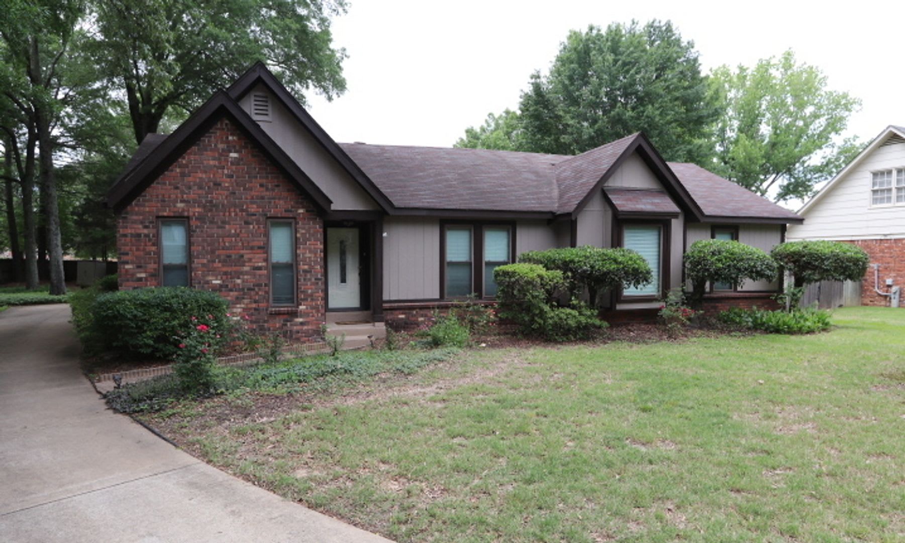 QUIET NEIGHBORHOOD JUST OFF KIMBROUGH IN GERMANTOWN – photo 1 of 21