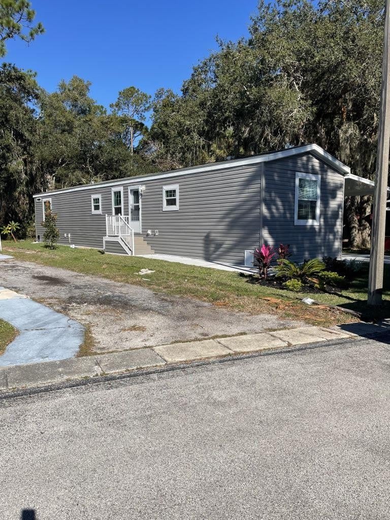 30 Spring Dr – photo 1 of 20