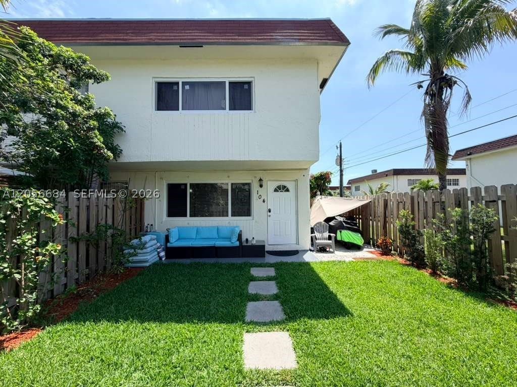 1500 NE 151st St – photo 1 of 28