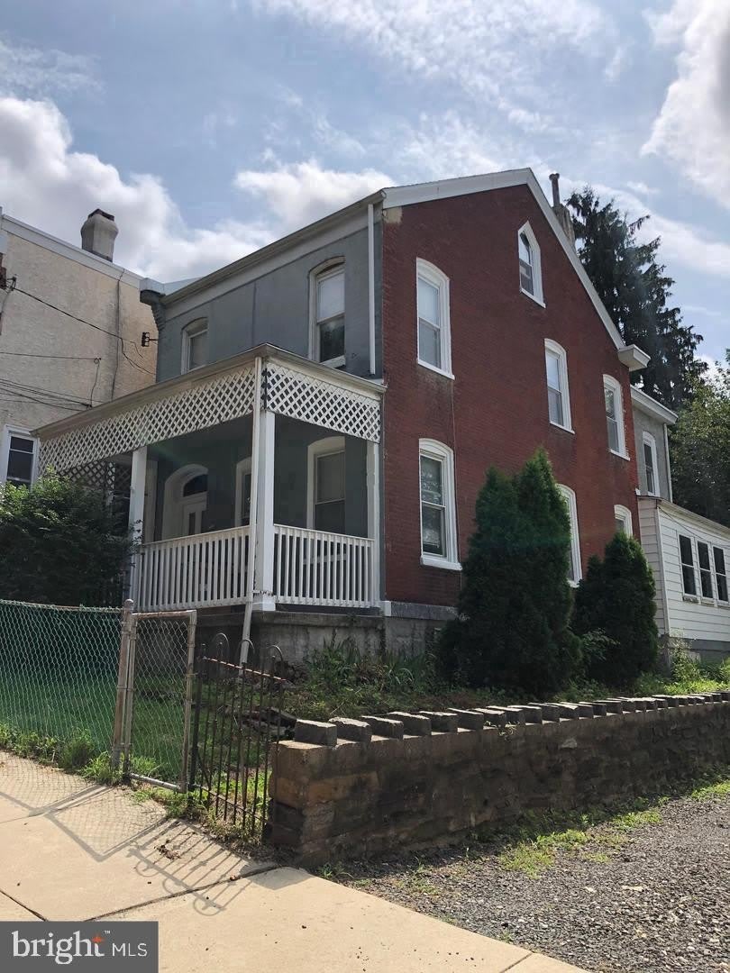 247 GREEN Lane – photo 1