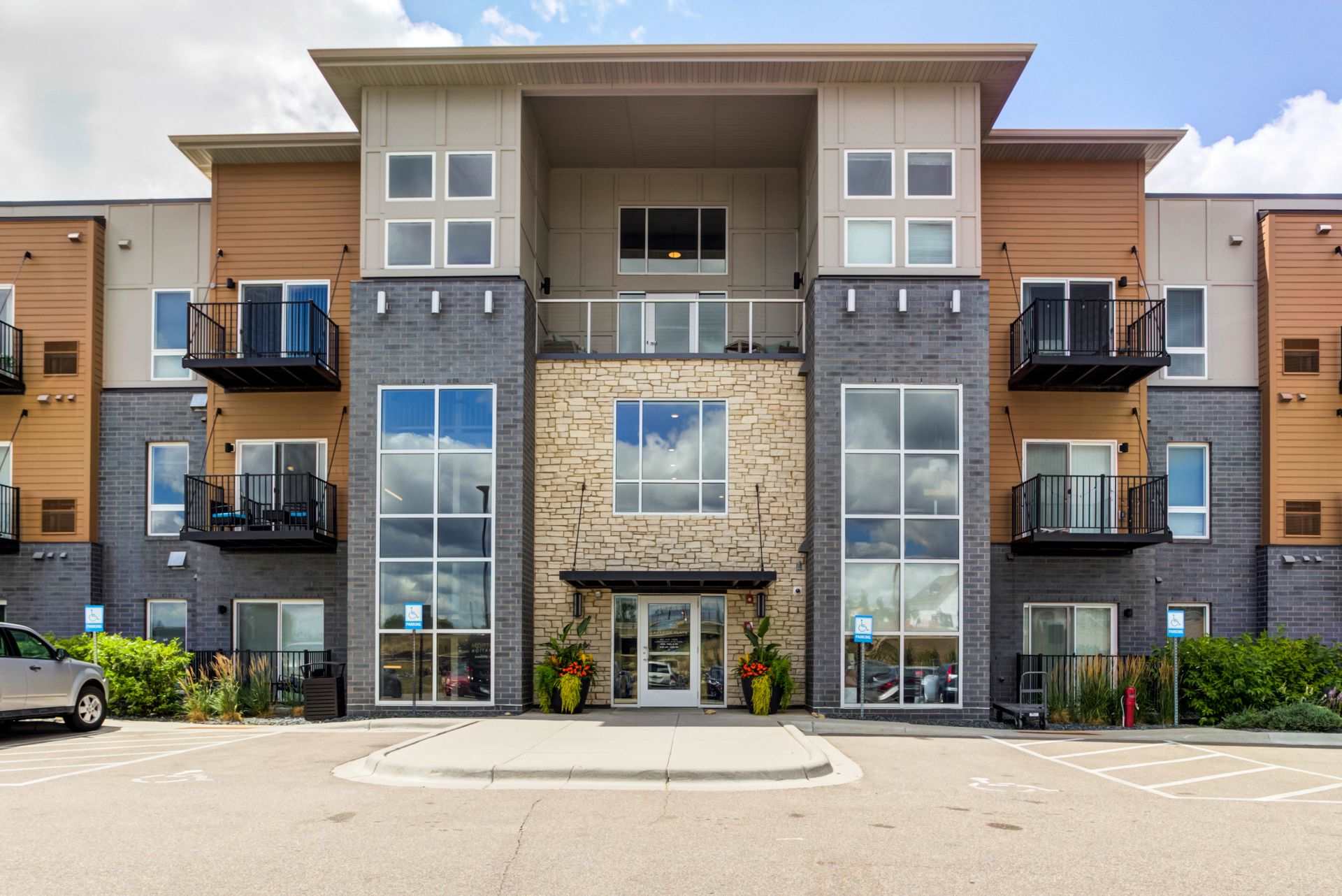 Lakeside Flats – photo 1 of 15