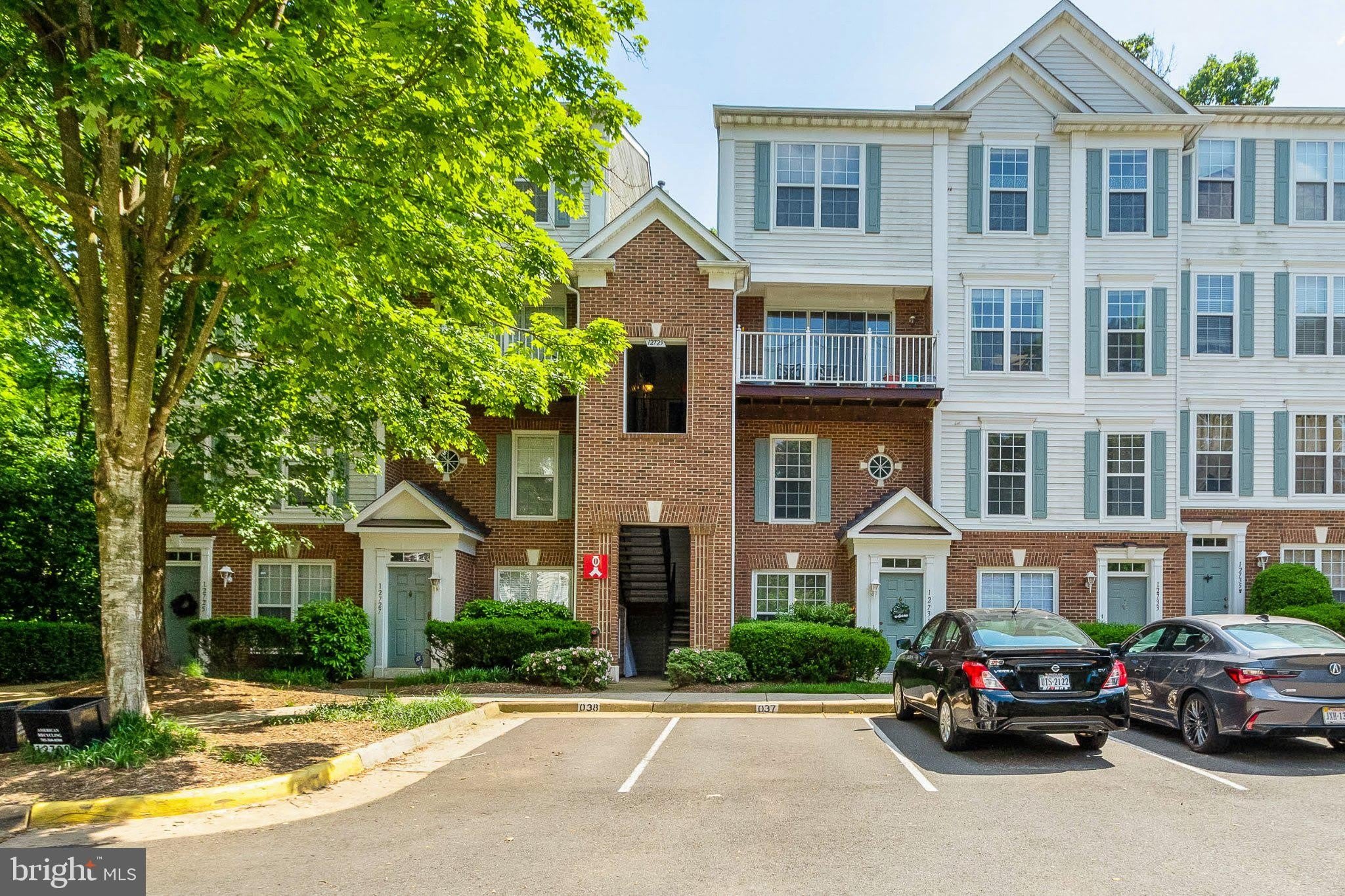 12729 FAIRCREST Court – photo 1 of 32
