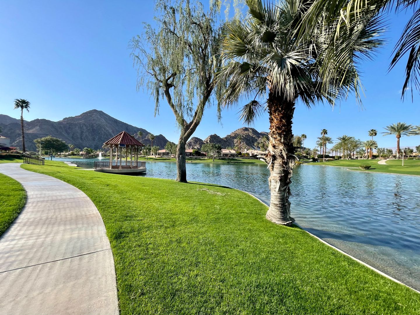 Available Now Lovely 3 Bedroom 2 Bathroom Home In Laguna De La Paz Move In Special 50 Off One Months Rent – photo 1