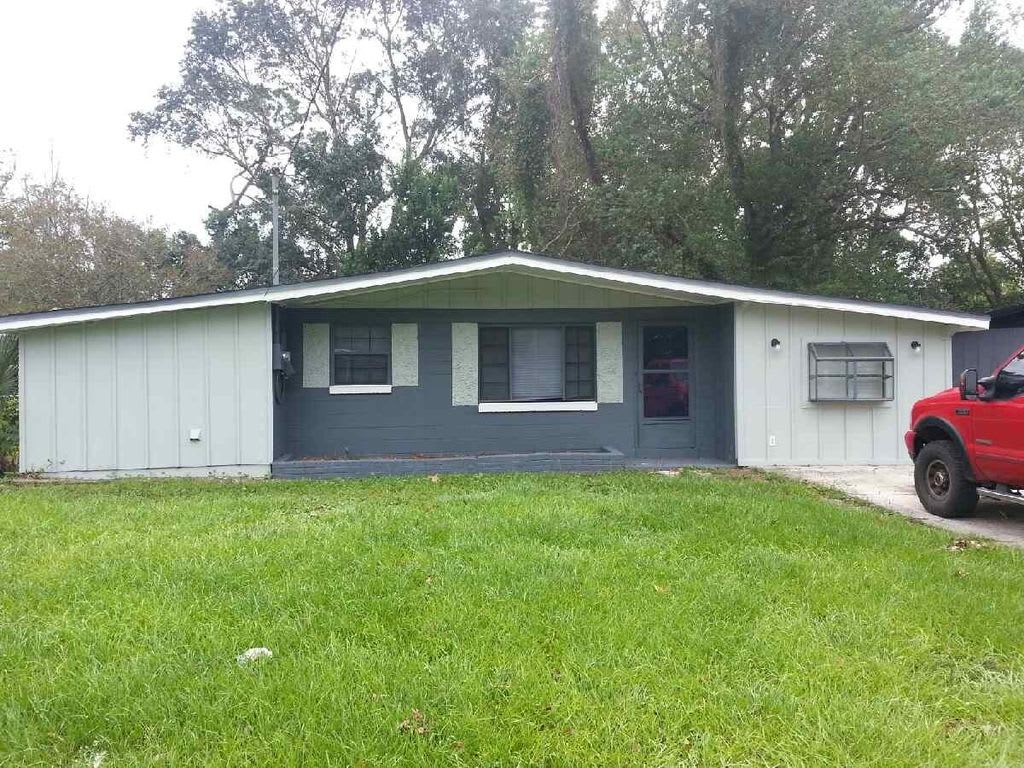 514 W Clermont Dr – photo 1 of 12