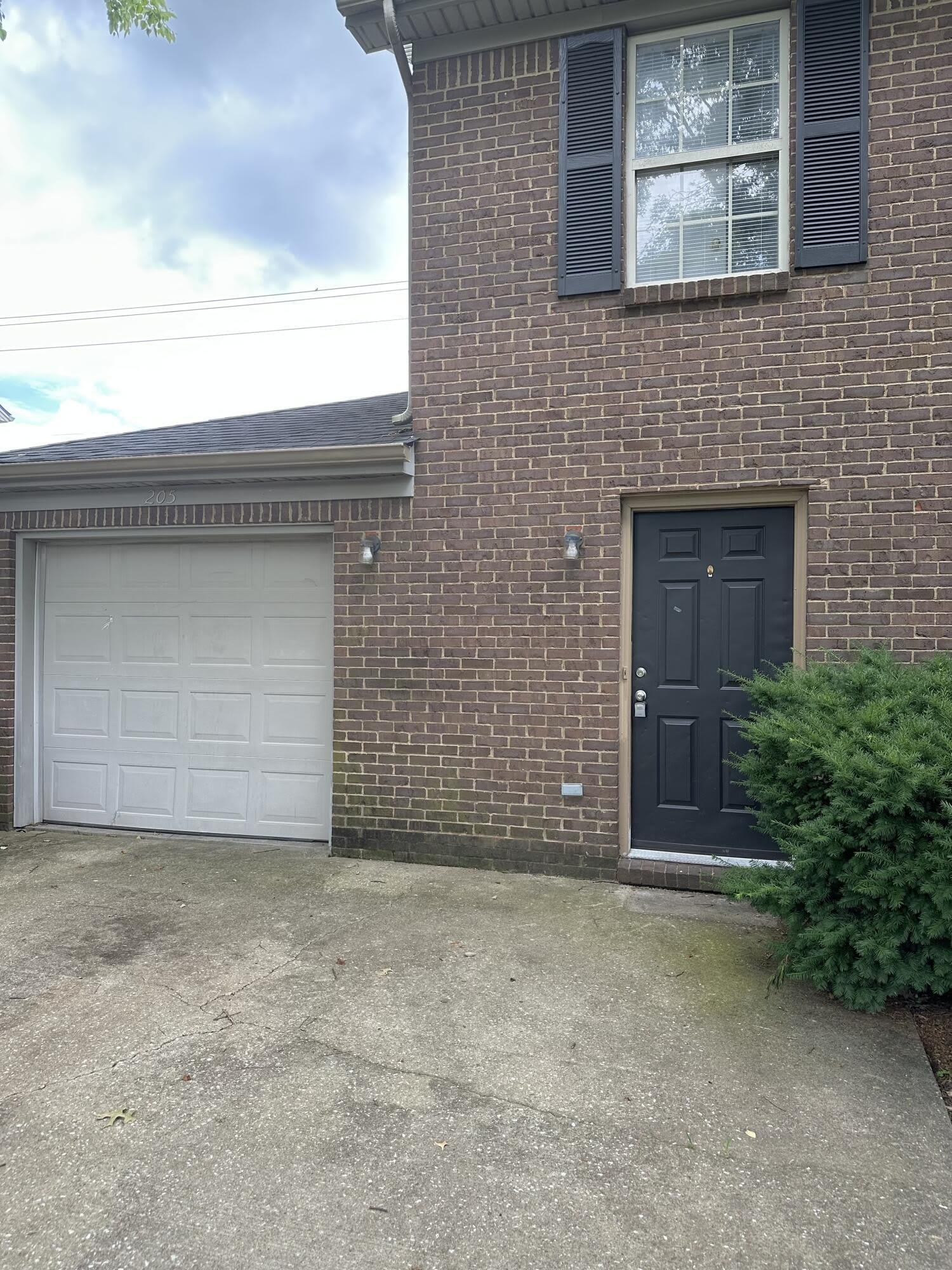 205 Tanbark Drive – photo 1 of 11