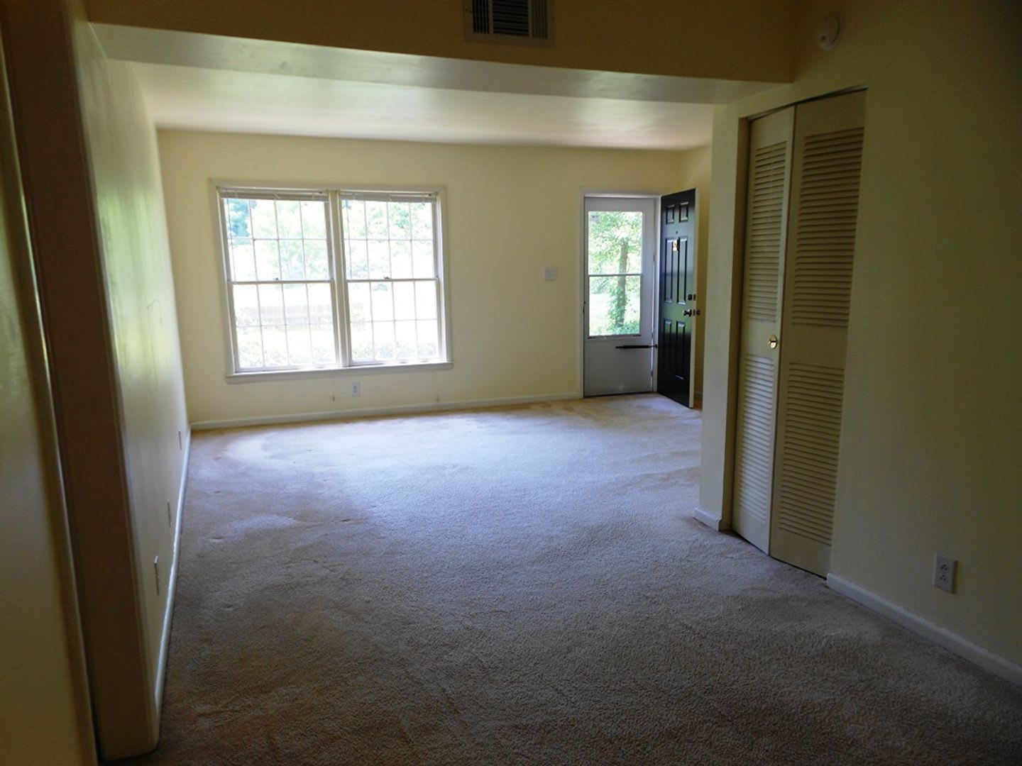 2527 Hydraulic Road #52 – photo 1 of 8