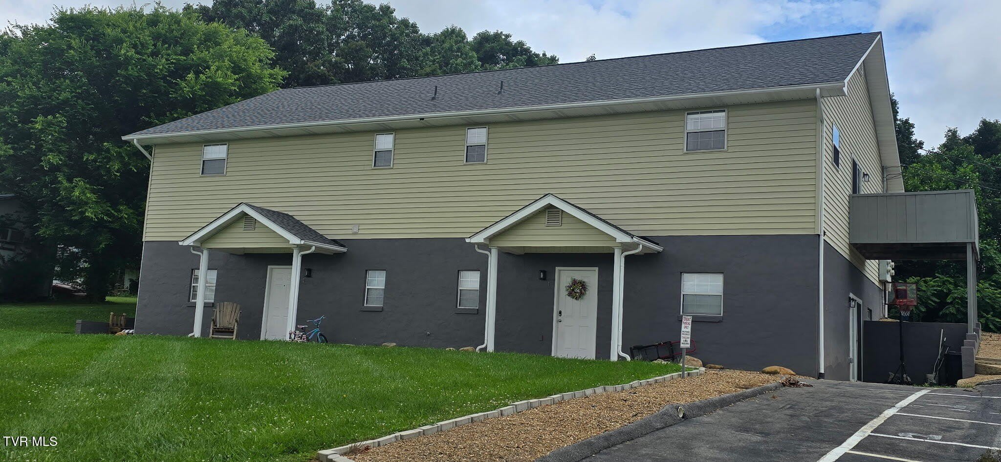 740 Sunnyside Road – photo 1 of 22