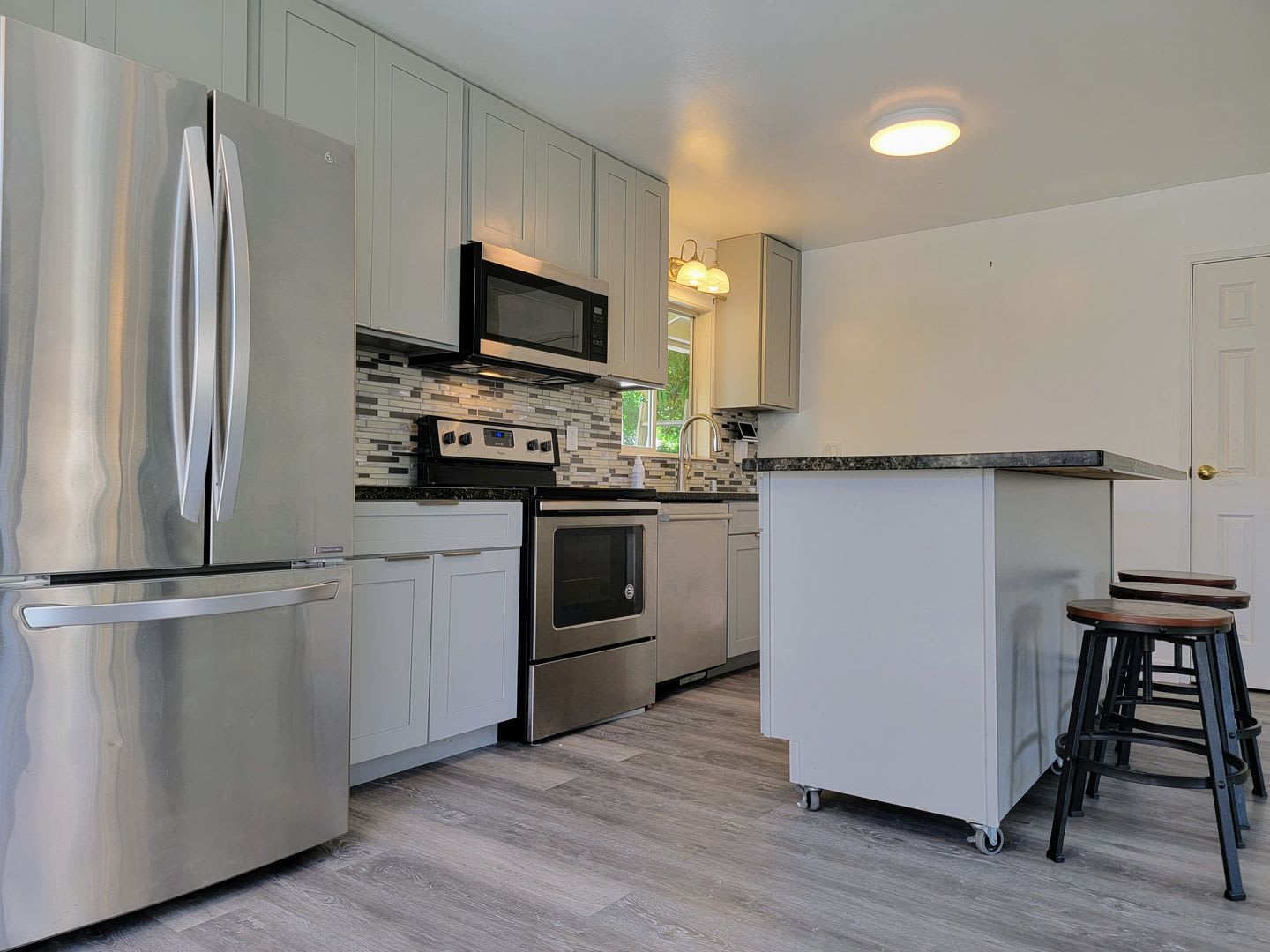 For Rent A Spacious 3 Bd 2 Bath Single Family Home With 2 Car Cover Garage – photo 1 of 30