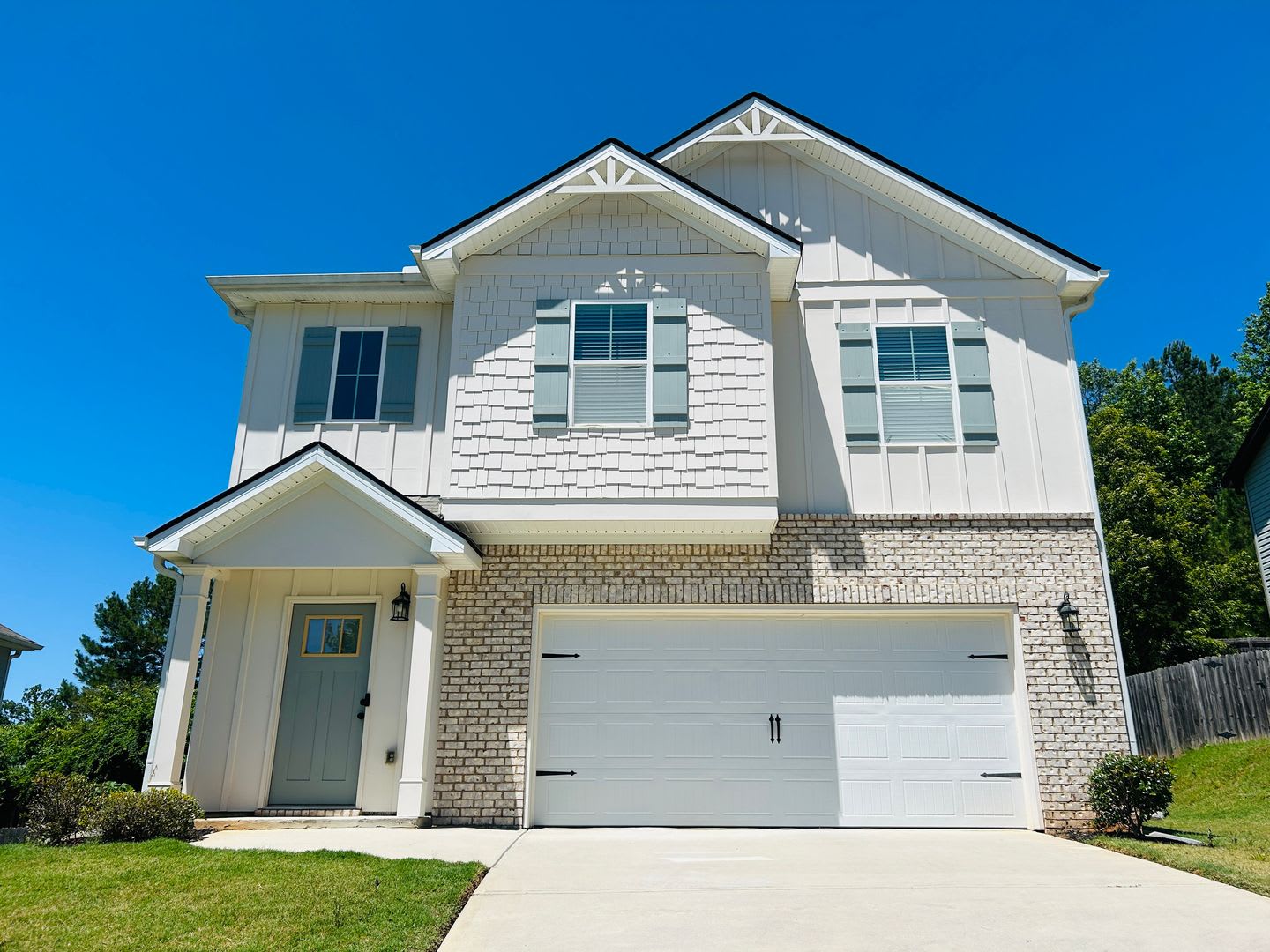 Wow! Beautiful 4 bedroom 2.5 bathroom home in Newnan! Must See! – photo 1