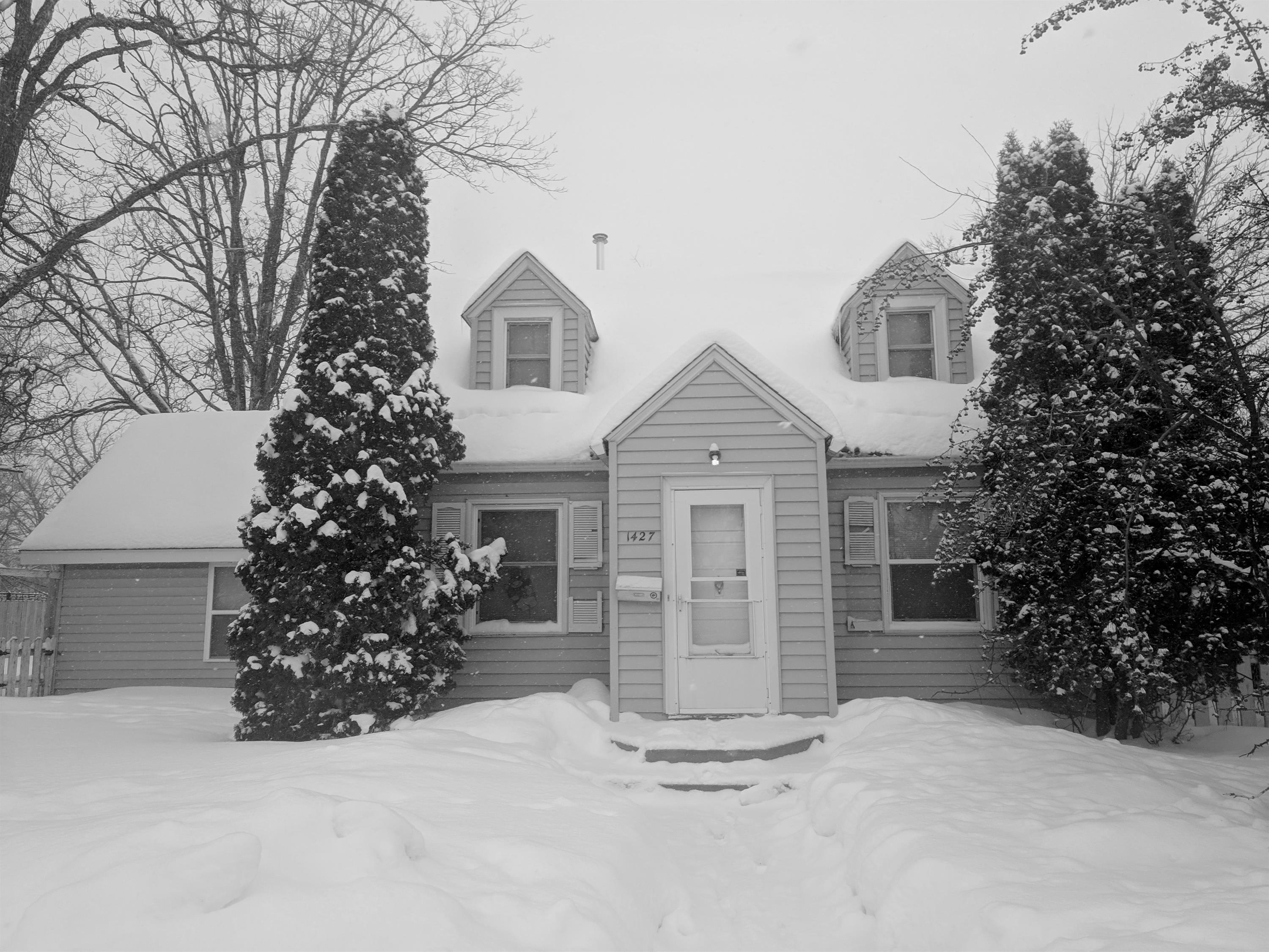 1427 Bixby Avenue Northeast – photo 1 of 6