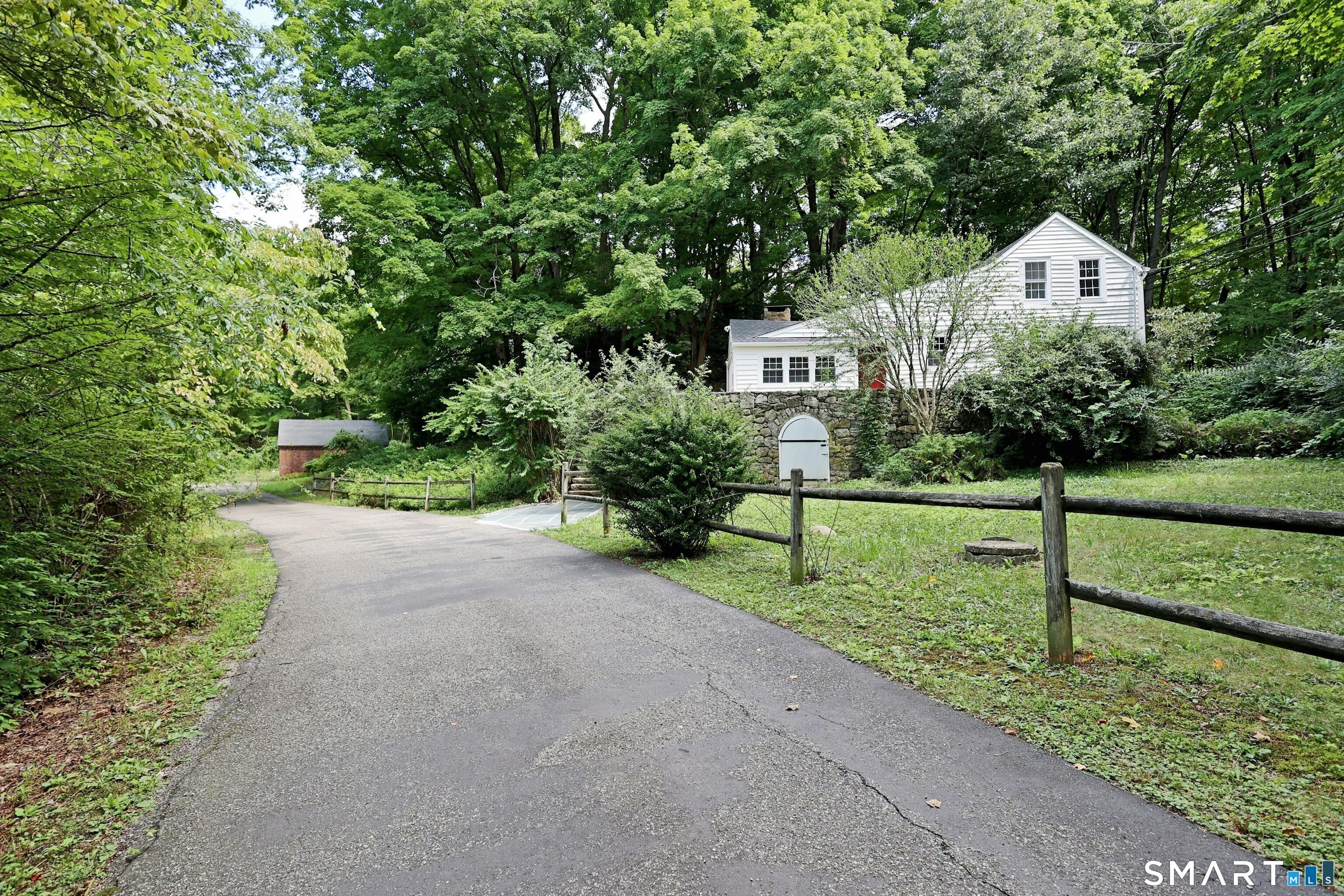 37 Peaceable Street – photo 1 of 231