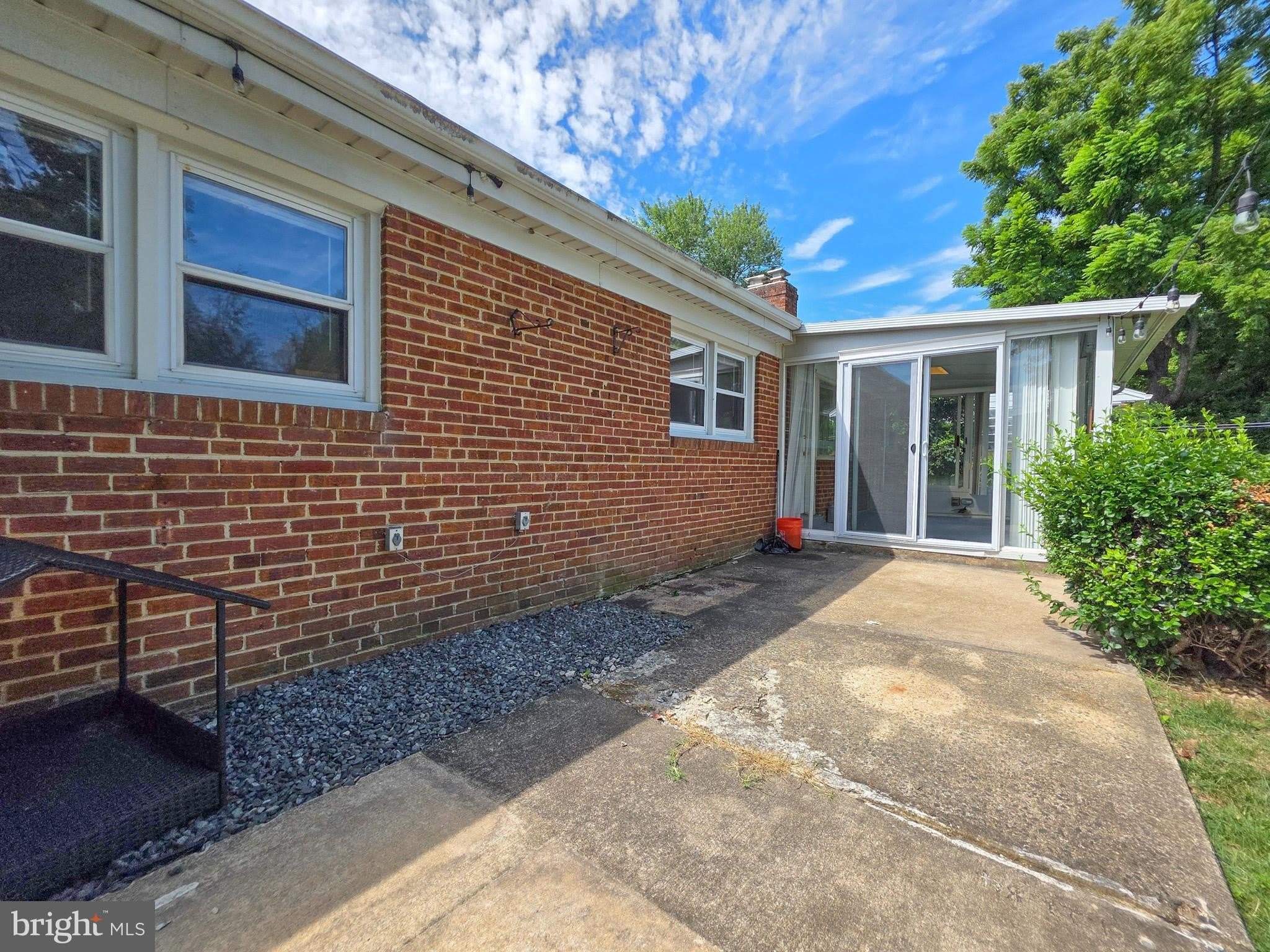 5921 ARLINGTON Boulevard – photo 1